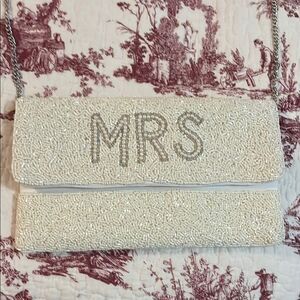 Elegant white Mrs. Beaded purse
